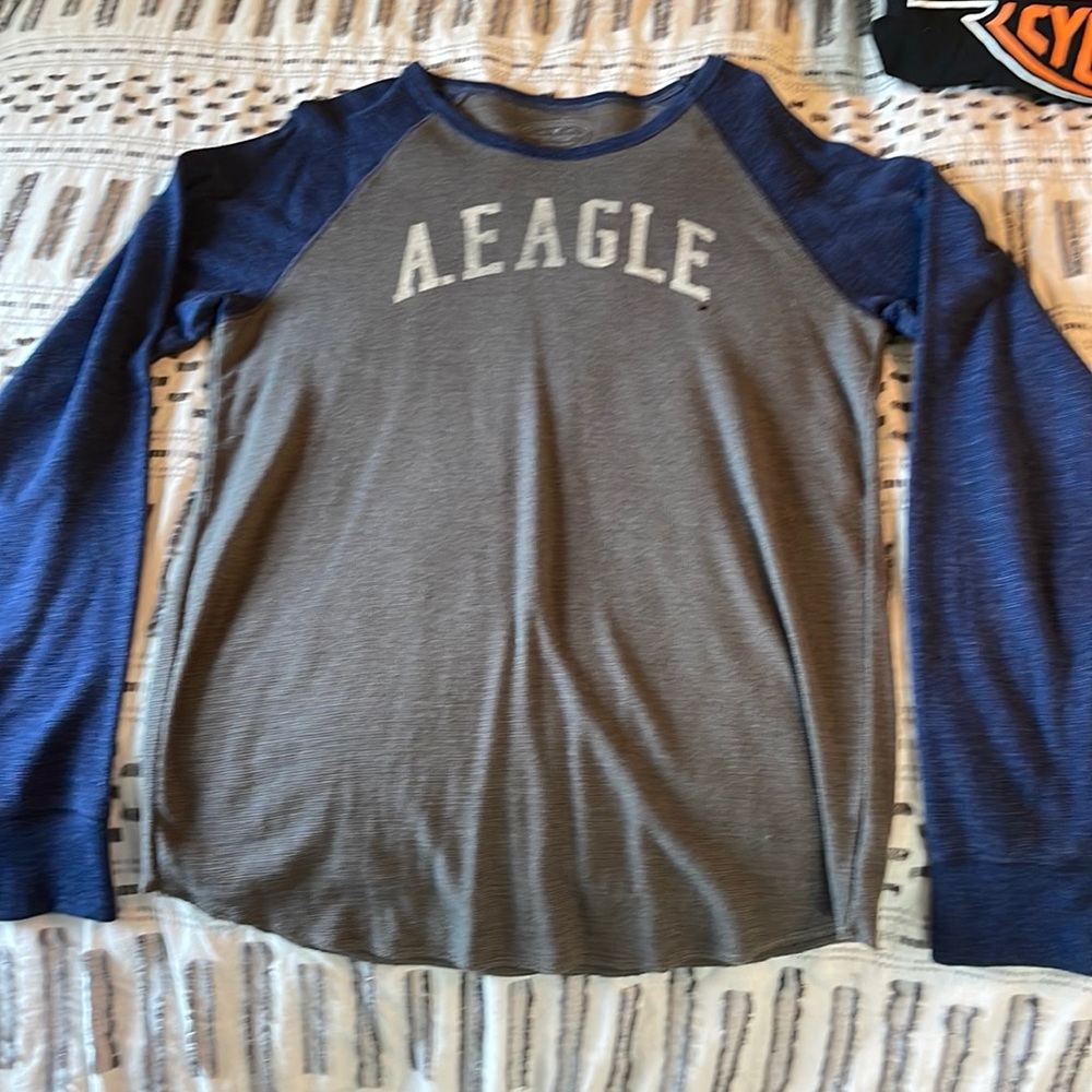 American eagle long sleeve shirt